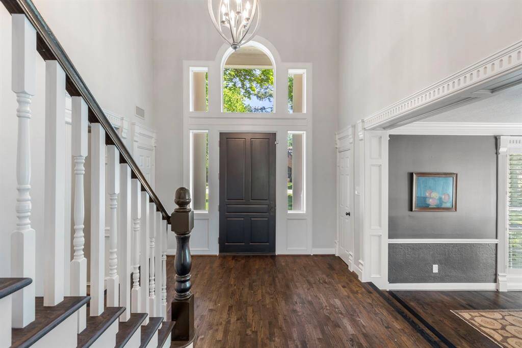 Enjoy inviting features throughout, creating a warm and welcoming atmosphere in every room.