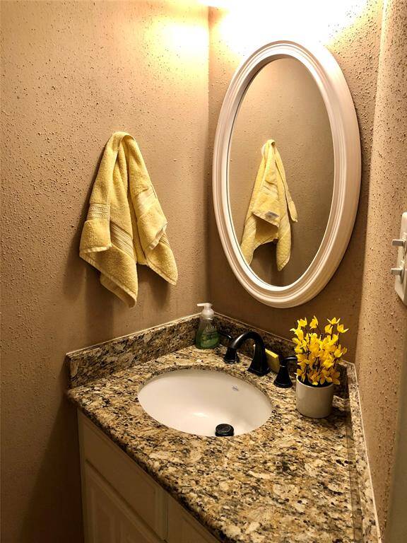 Half Bathroom downstairs