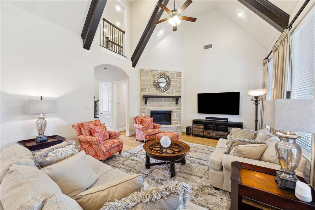 Spacious living room with Cathedral ceilings!