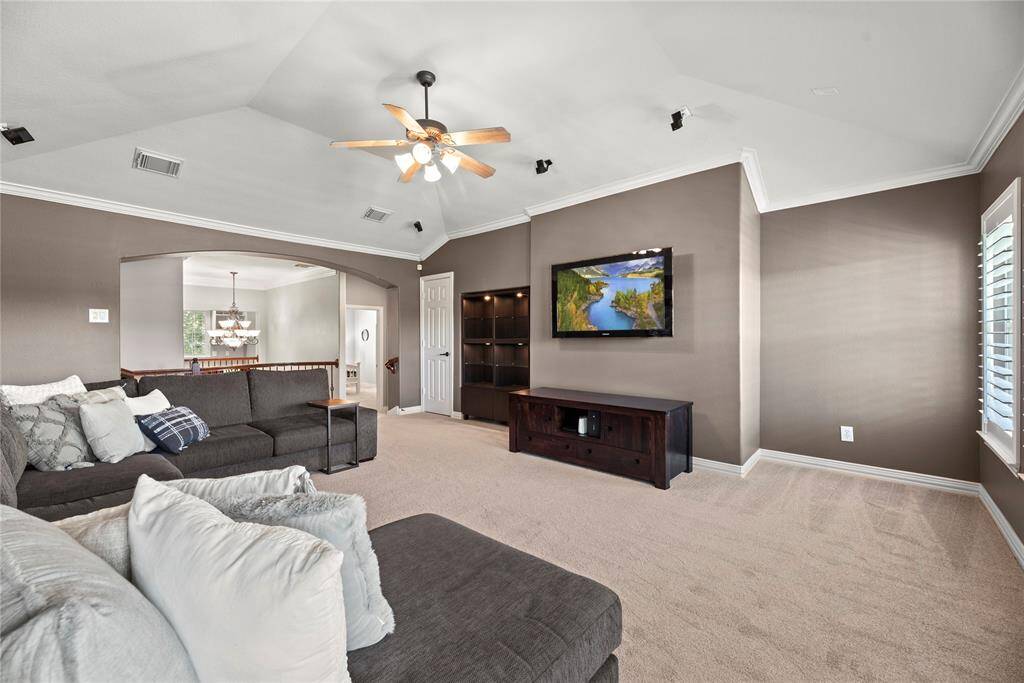 With its convenient setup, it enhances the space, making it ideal for hosting game nights, movie marathons, or simply unwinding in style.