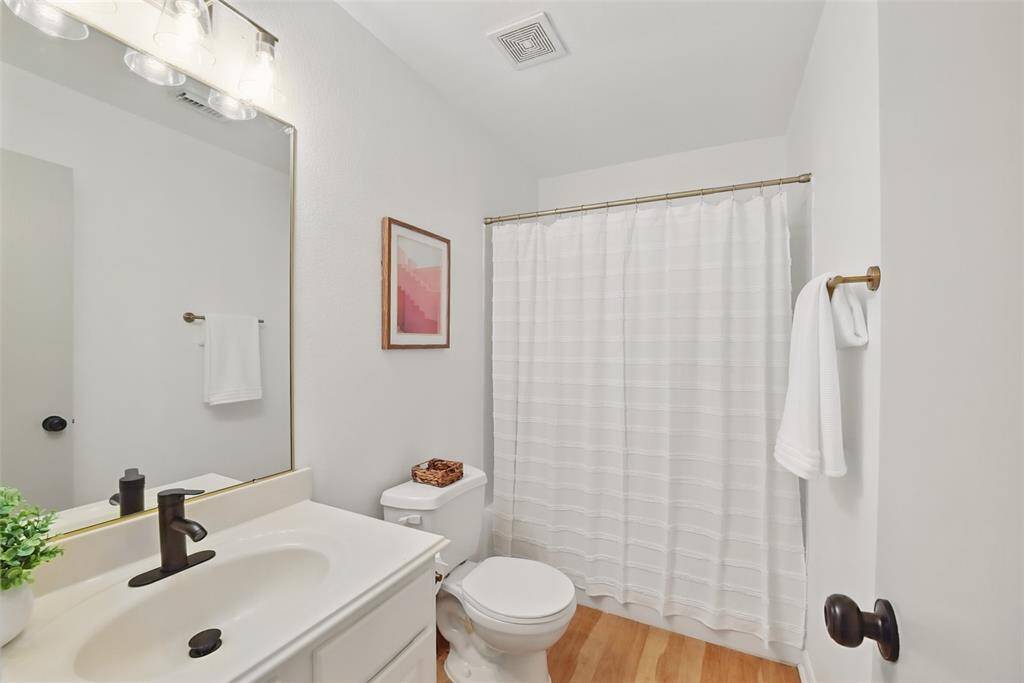 SECONDARY BATHROOM.