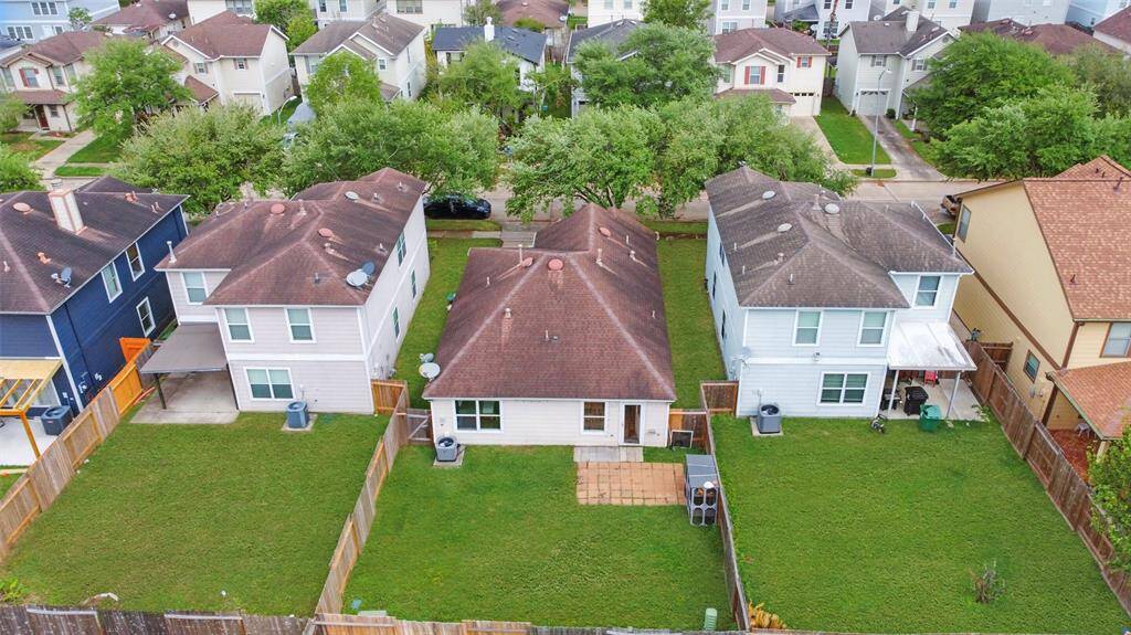 AERIAL VIEWS OF THE LOT.