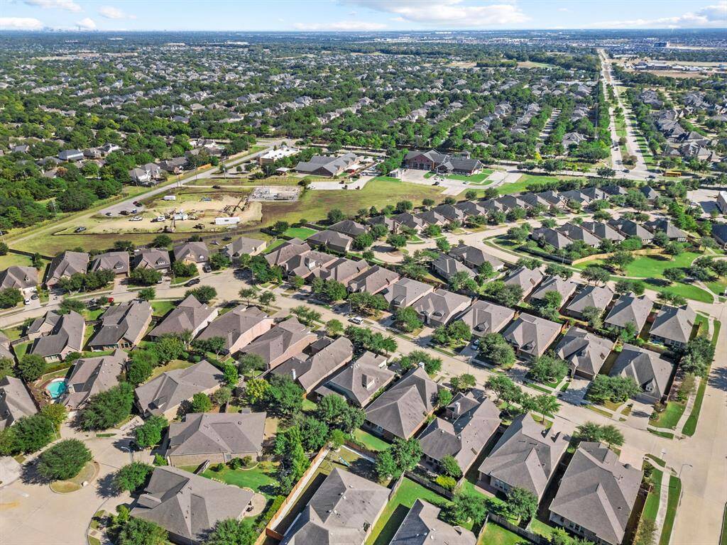 Welcome to the wonderful place that is Cinco Ranch, containing highly-acclaimed schools, miles of hike-and-bike trails, hundreds of acres of lakes, a multitude of parks and playgrounds, tennis and pickleball courts, and resort-style pools for those hot summer days!
