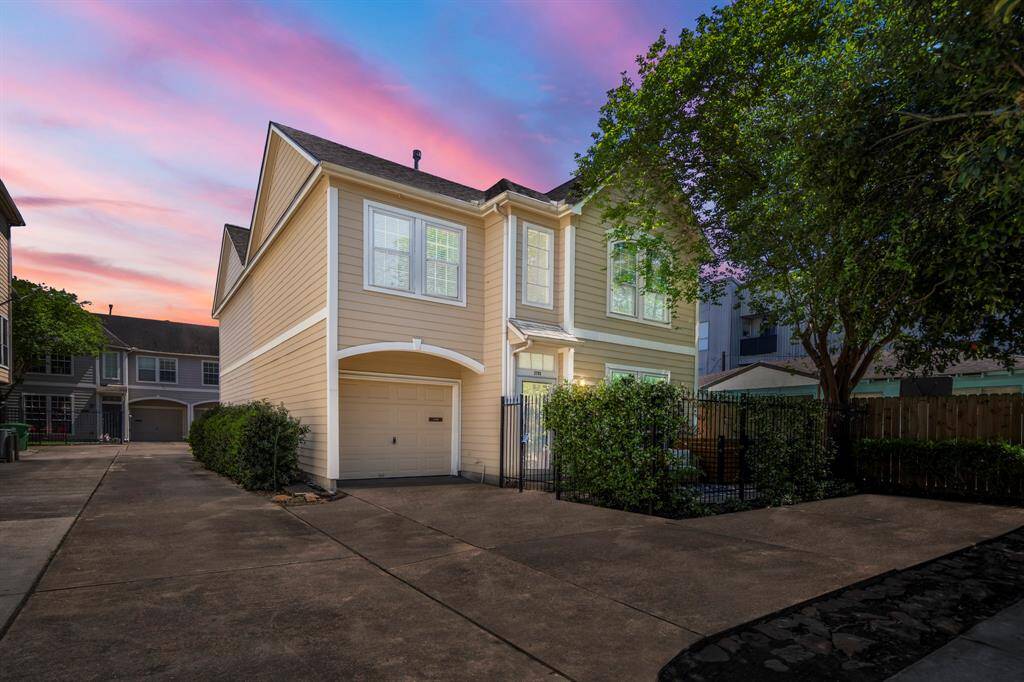 Discover your perfect haven in this charming home, featuring a welcoming facade and lush surroundings. Ideal for creating lasting memories.