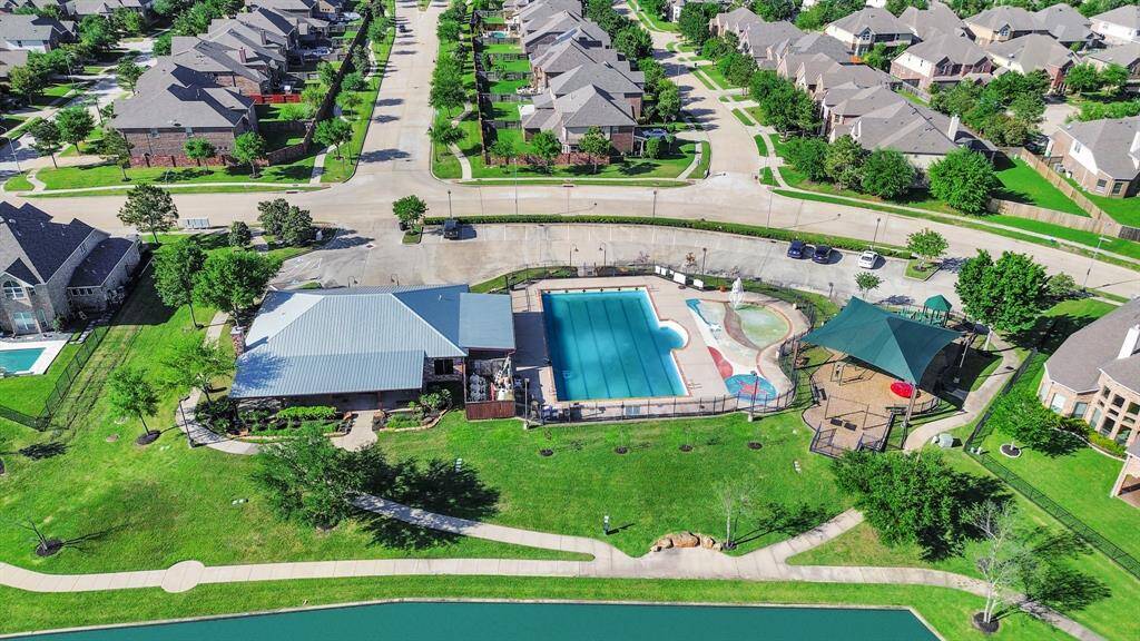Cardiff Ranch neighborhood amenities.