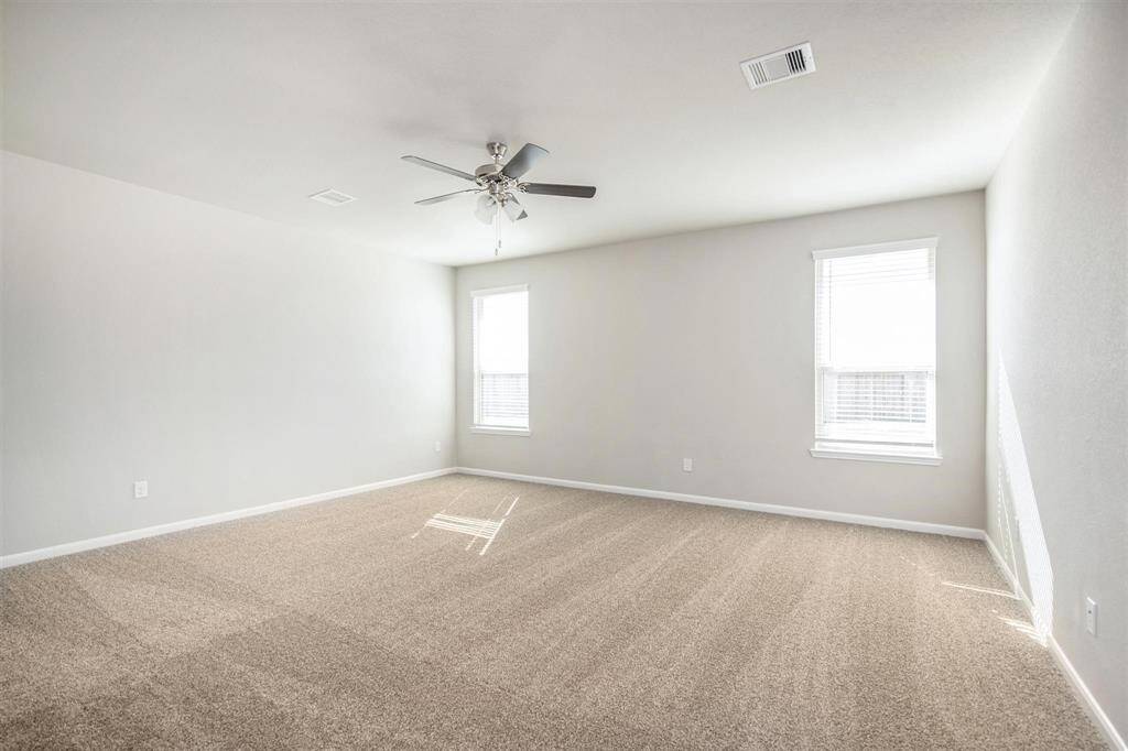 Master Bedroom - Down