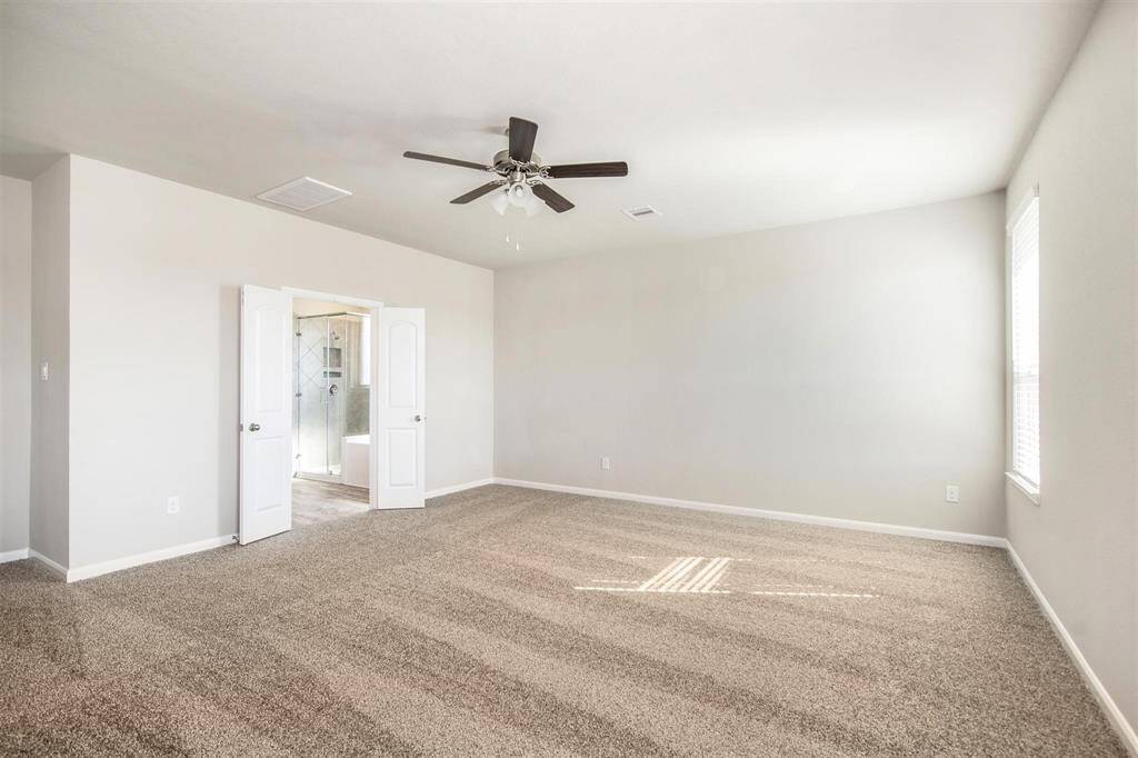 Master Bedroom - Down