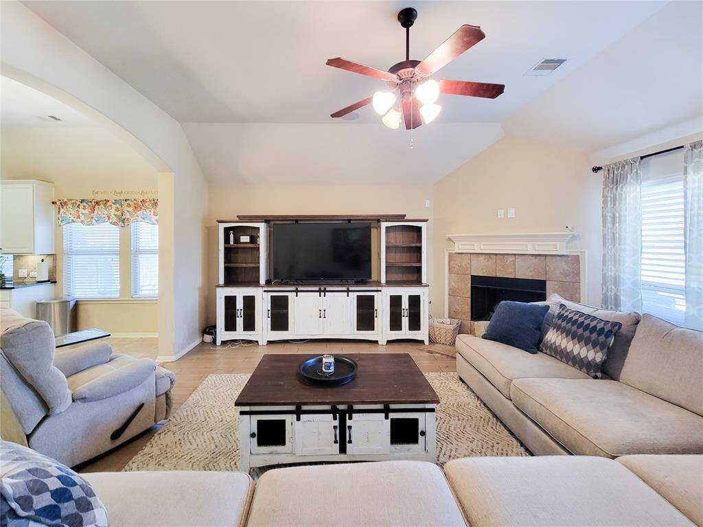 No need to worry about lamps with an abundance of natural light