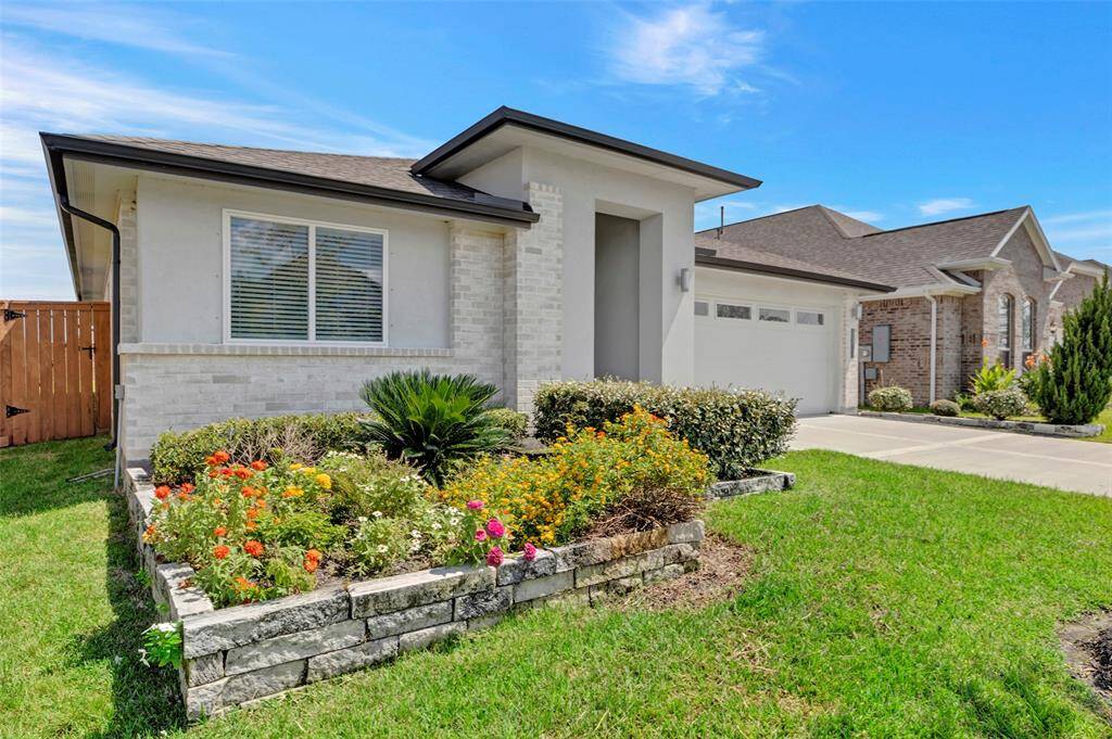 This beautiful one-story home is ready for its next owner!