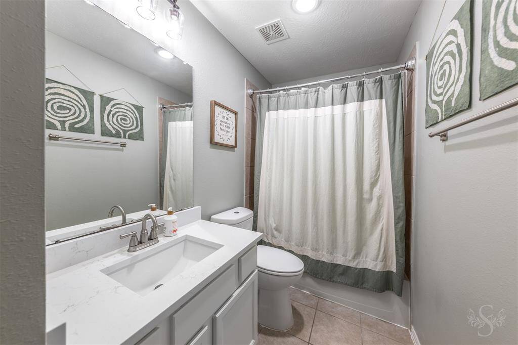 Full bath #2, located upstairs.