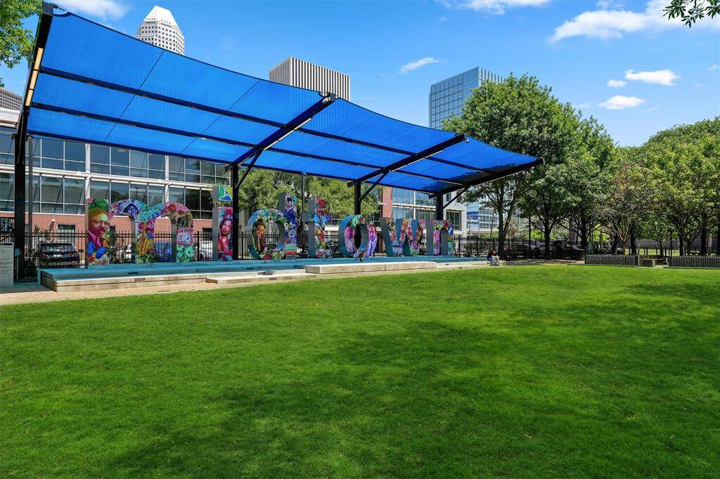 Vibrant Midtown with many restaurants and parks.