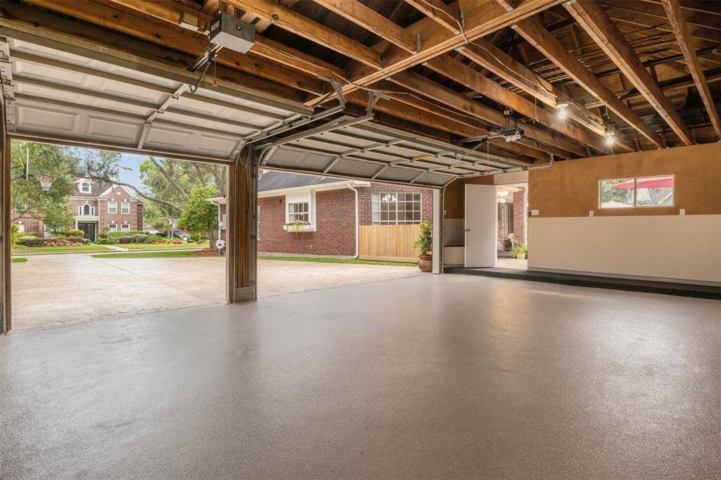 Large 3 Car Garage