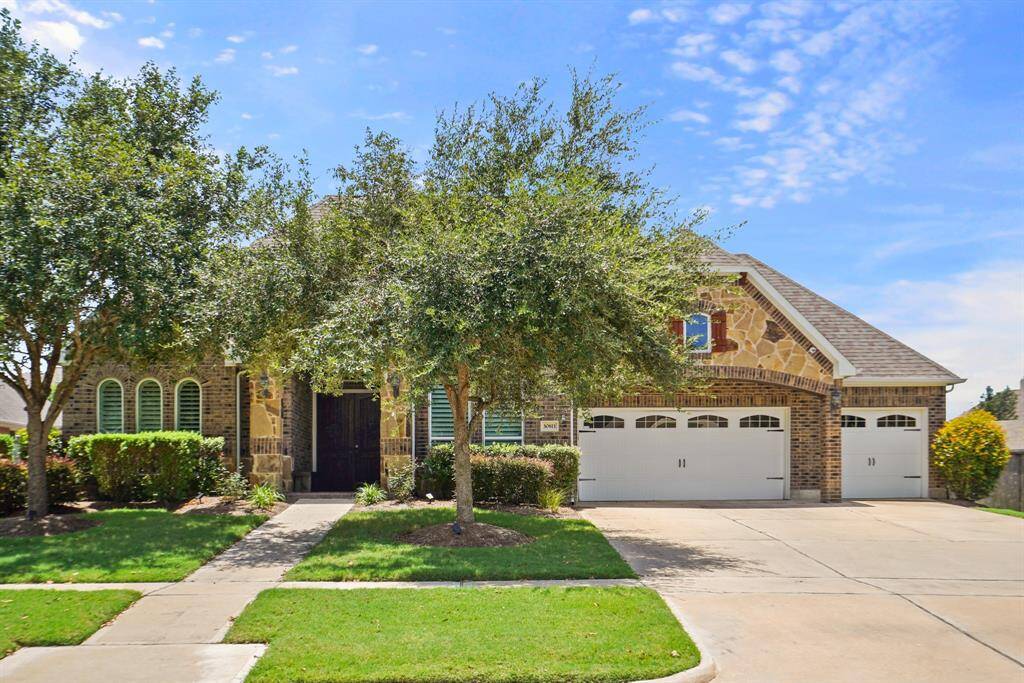 Welcome 30811 Crest View Terrace! 4 bedroom 3 bath 3 car garage.