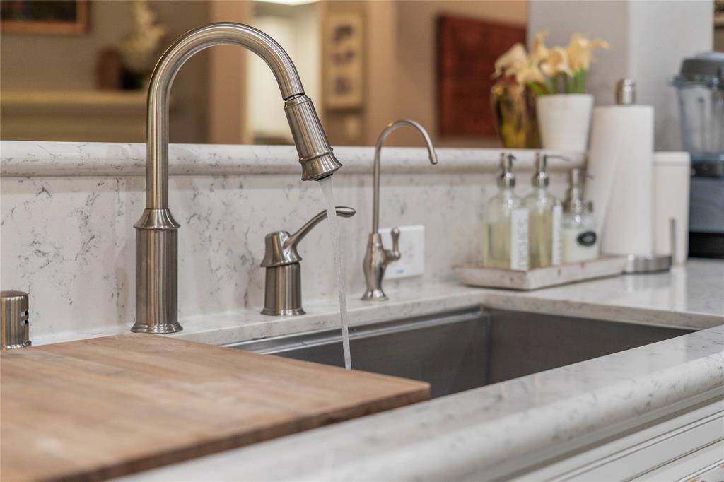 Deep oversized sink makes cleanup a snap!