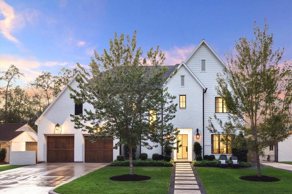 Magnificent curb appeal