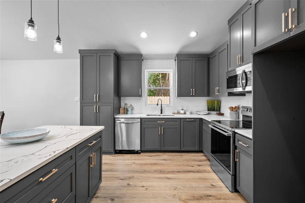 Custom cabinets, Kitchen designed to perfection