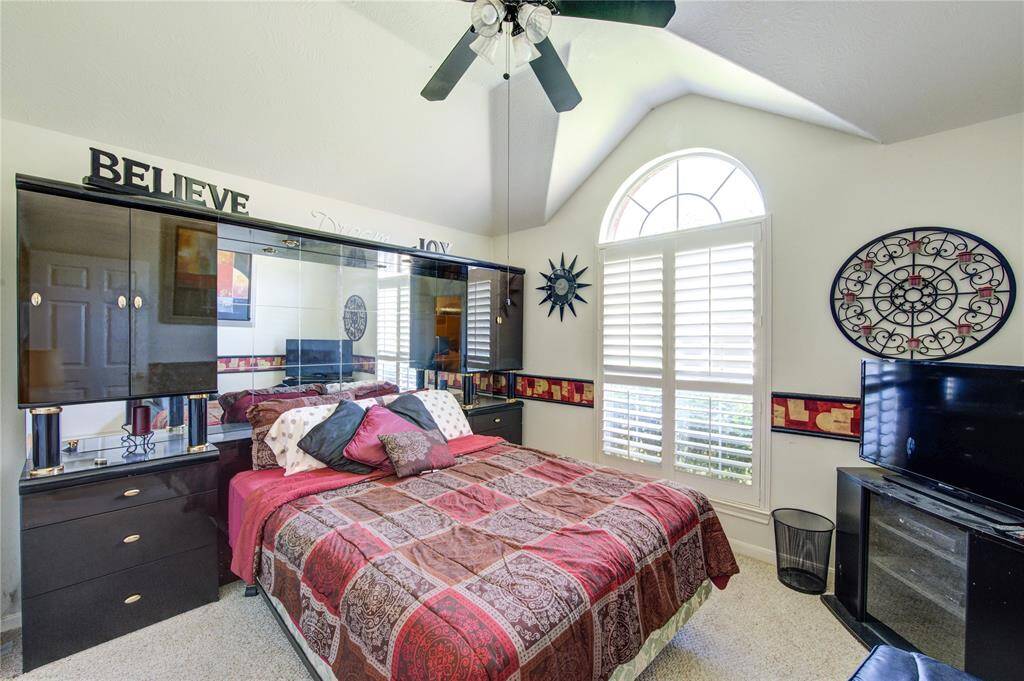 Secondary bedroom doesn't dissappoint!