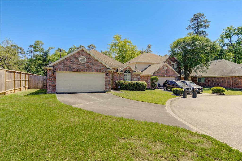 Long driveway for multiple cars!