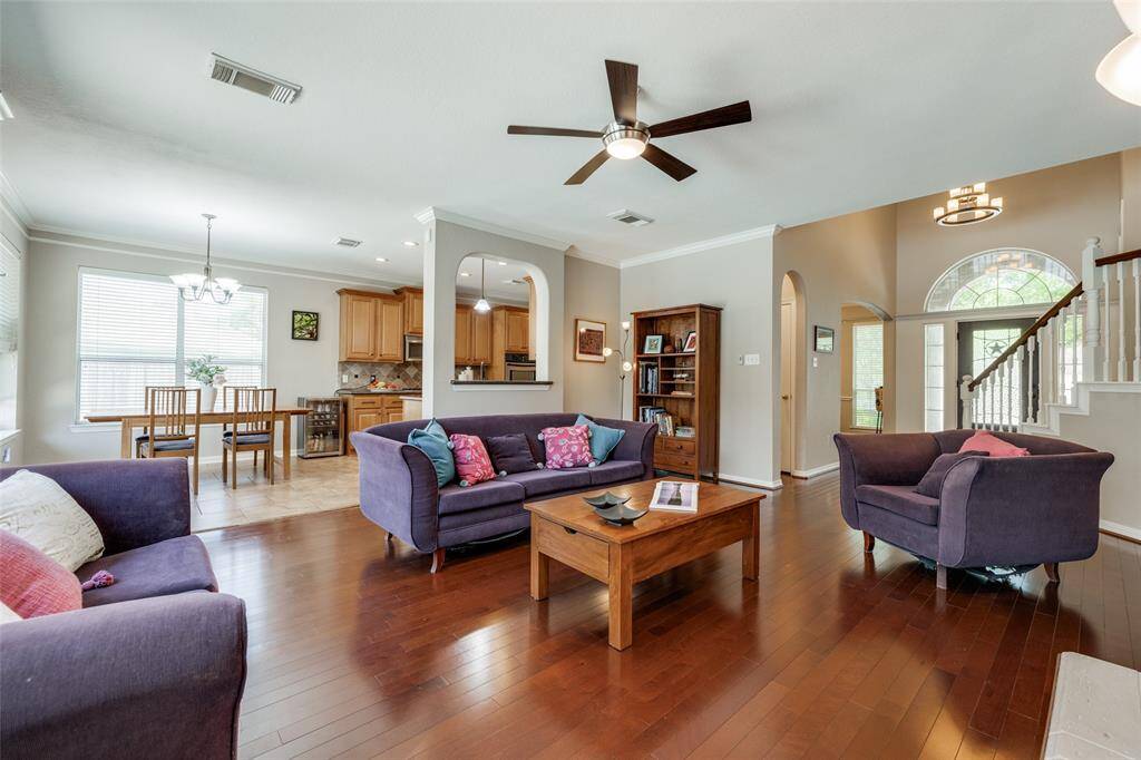 Living room is open plan through to the breakfast room & kitchen