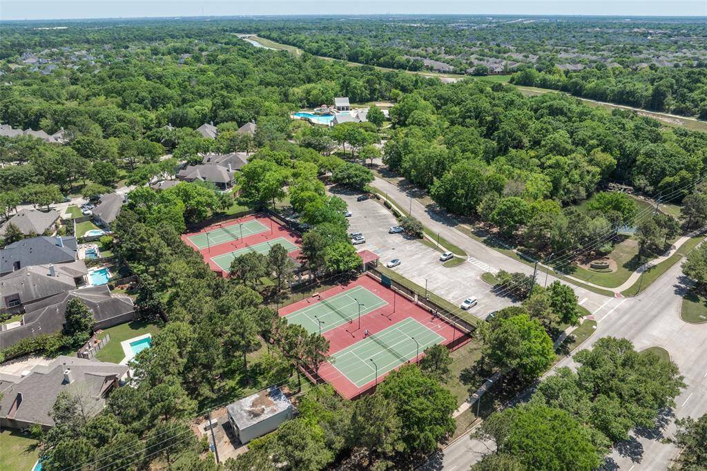 Area Tennis courts