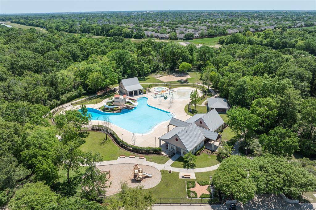 Neighborhood pool & club house