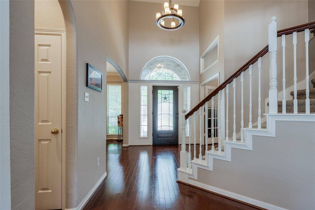 Welcome to 3206 Trotwood - a wonderful 4 bed, 3/2 bath home with large detached garage garage with work shop. Beautiful hard wood floors and double height entry, new carpet in bedrooms 2024