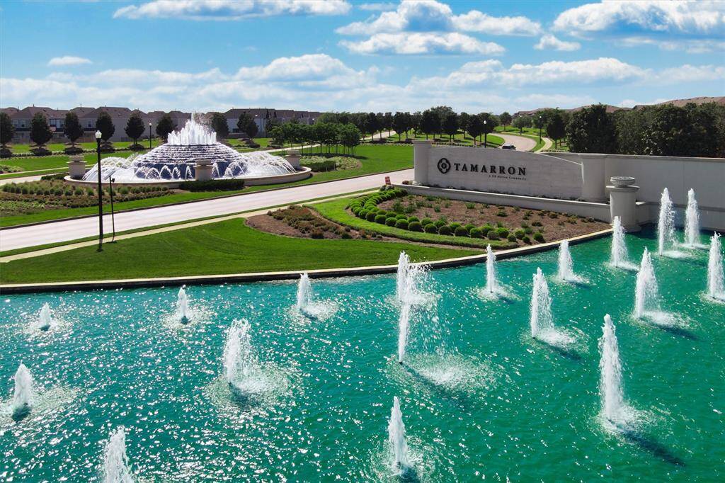 Welcome to Tamarron – A master-planned community where stunning fountains and lush landscaping set the stage for resort-style living in the heart of Katy.