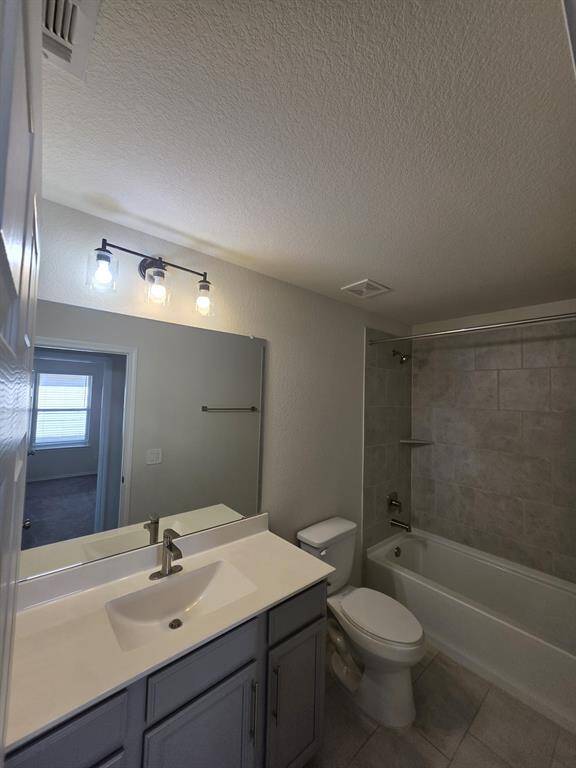 Secondary full bathroom shower and tub combination (2nd floor)