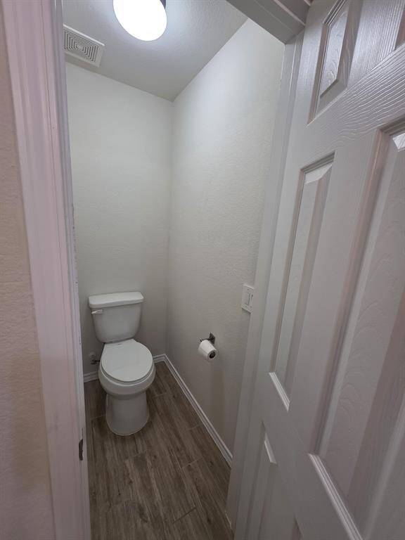 Toilet closet