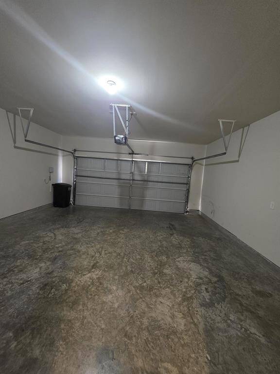 2-cars garage