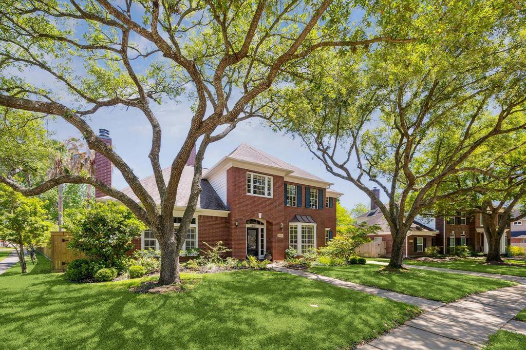 This expansive backyard combines comfort and fun with a sparkling pool and spa, a Cool Deck patio perfect for lounging and dining, and a wide grassy lawn ideal for barefoot play or relaxing under the sun. With an automatic sprinkler system keeping the landscape lush and vibrant, it’s the ultimate space for effortless outdoor living.