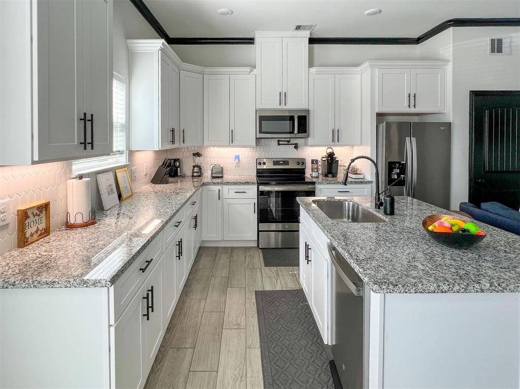 Spacious kitchen