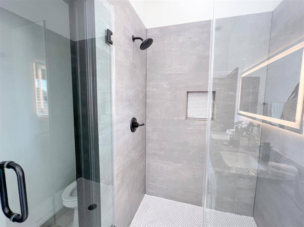 Primary shower