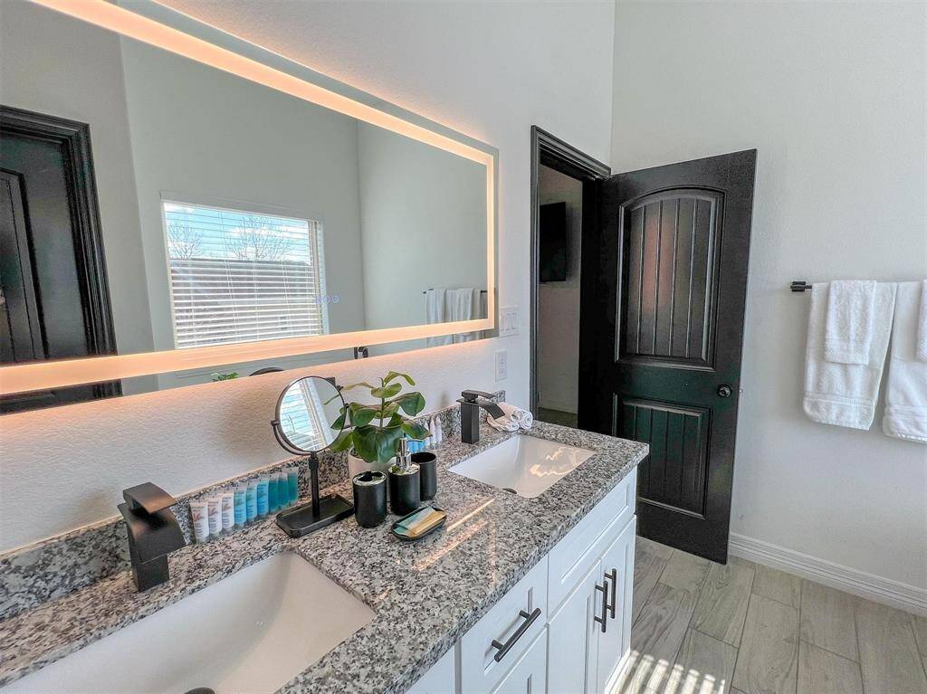 Secondary bathroom