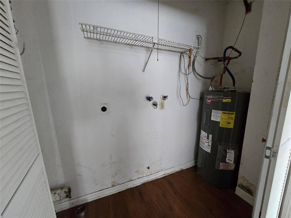Utility Room/ Water Heater