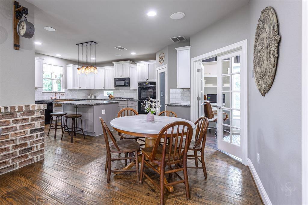 This home was designed to match country aesthetics with modern conveniences.
