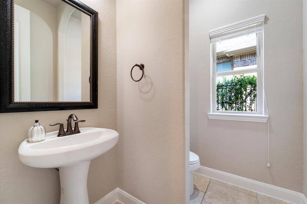 Guest Powder Room.