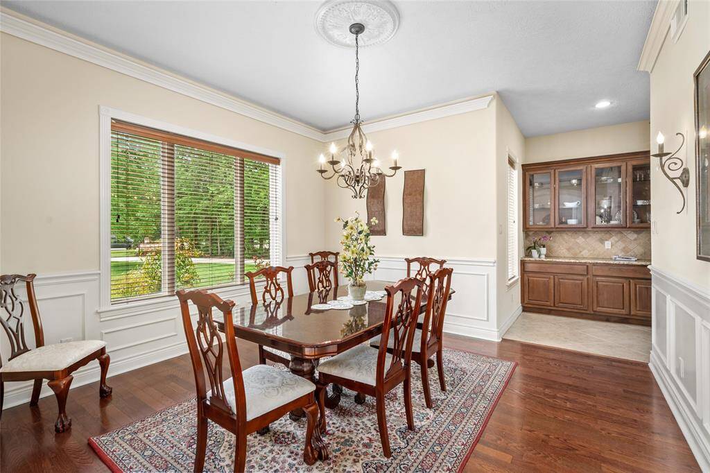 The charming dining room, with access to the butlers pantry.