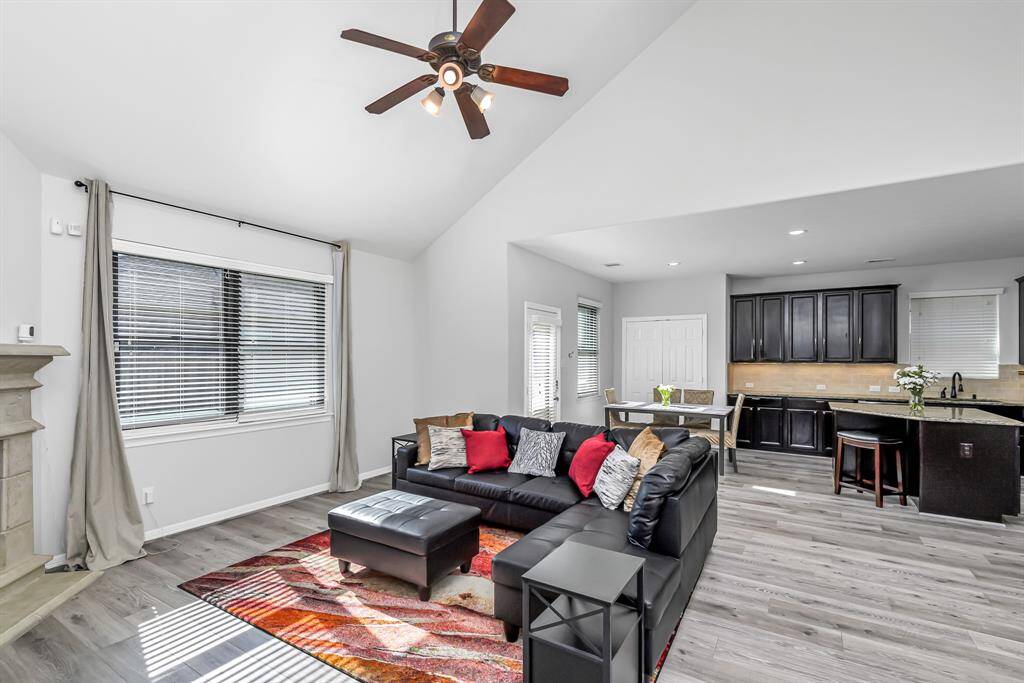 Open floor plan-great for entertaining