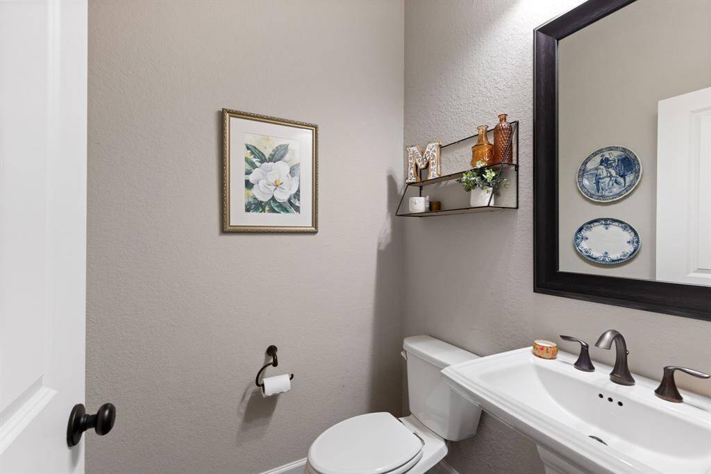 Half bath near entry