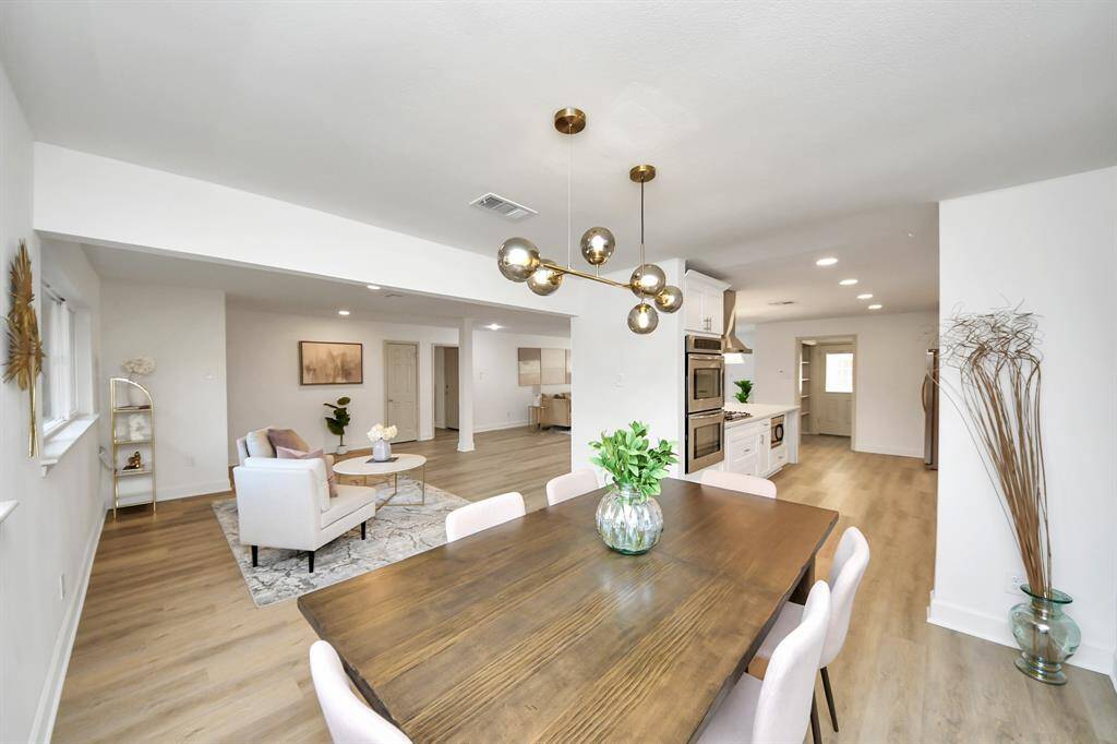 Dining area off the kitchen