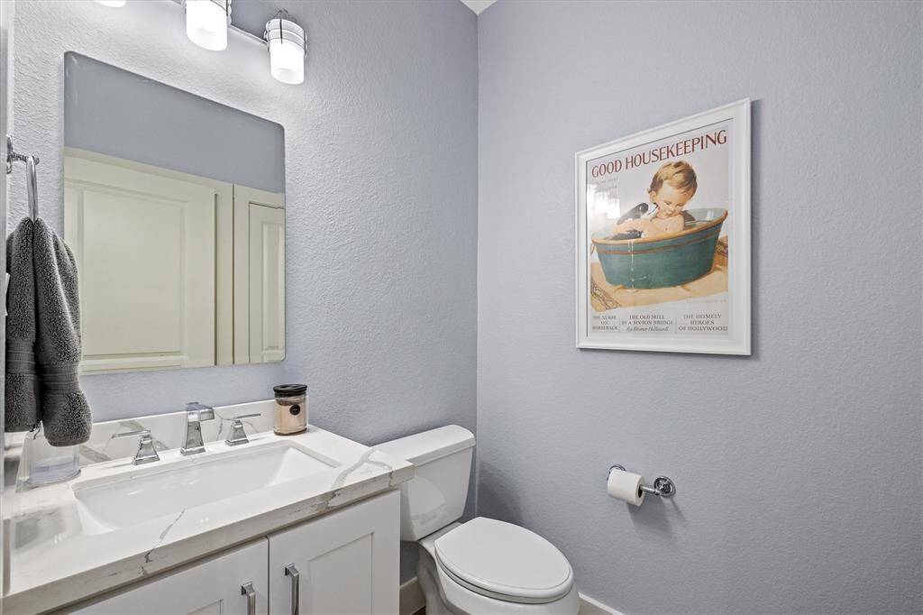 2nd floor Guest Bath