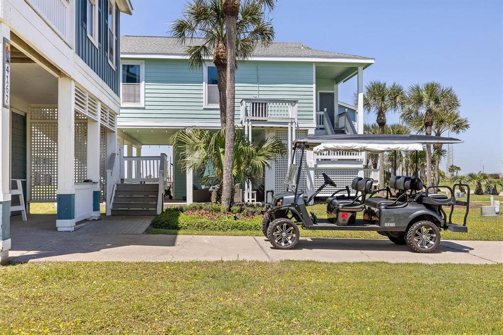 Cruise over to the Beach Club or Lazy River pool in this almost new 6 seater golf cart.