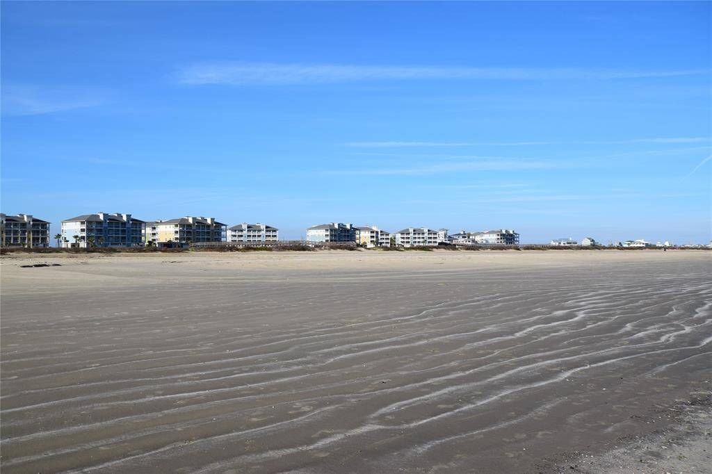Huge Family Friendly Beach - The best Beach on the Texas Coast!