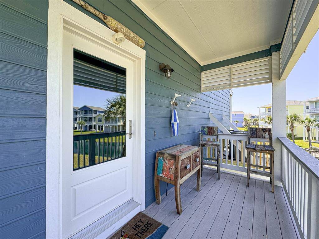 Beautiful New Entry Door - Sellers recently spent $20K replacing all of the exterior doors with storm-resistant Neuma doors.