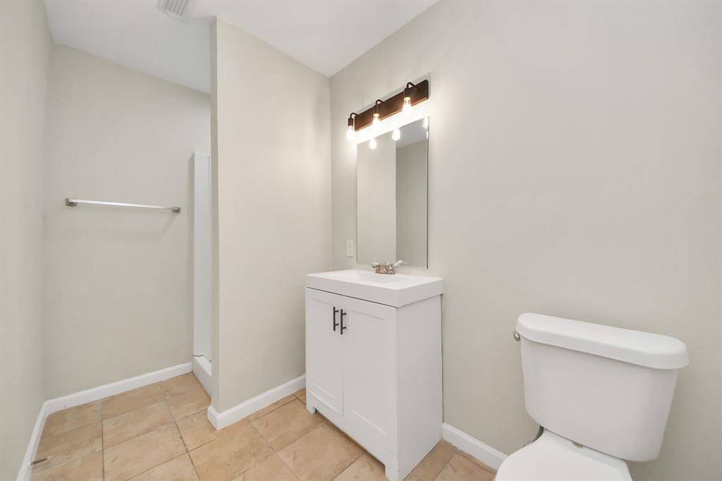 Full Bathroom - located inside of extra bedroom.