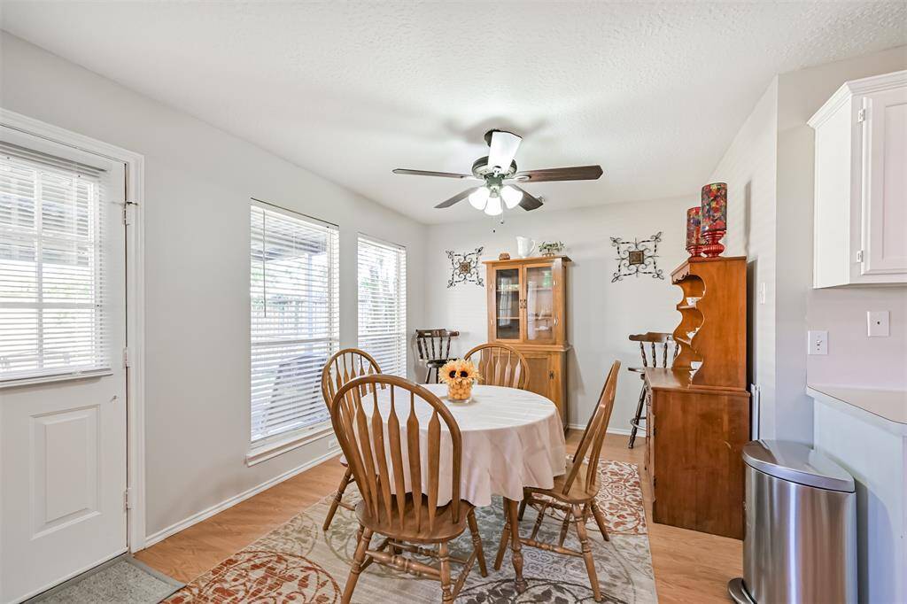 Dining/Breakfast area