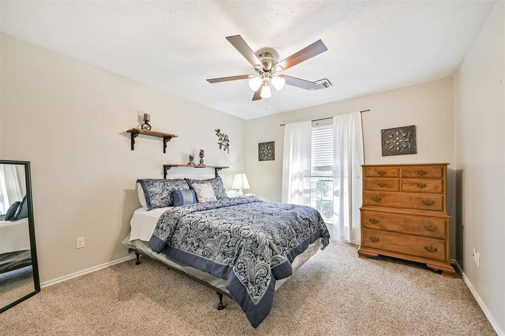 2nd bedroom