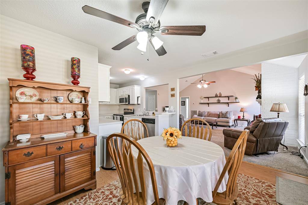 Dining/Breakfast area