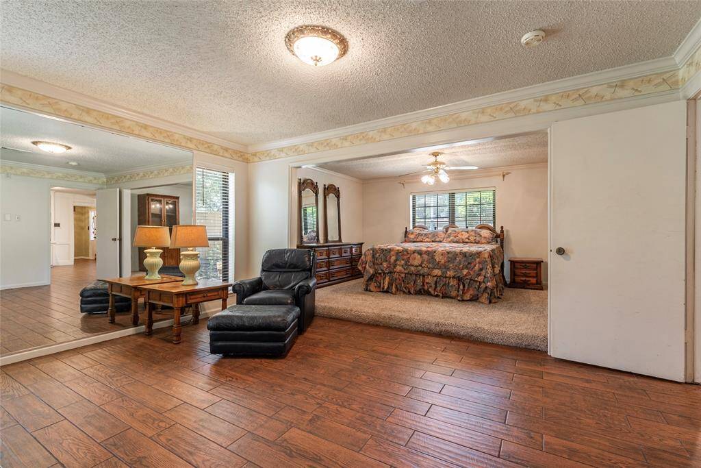 HUGE primary bedroom with sitting area